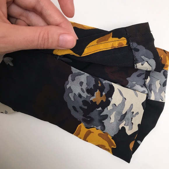 THEORY Viewpine Distressed Floral Pant - Picture 10 of 11